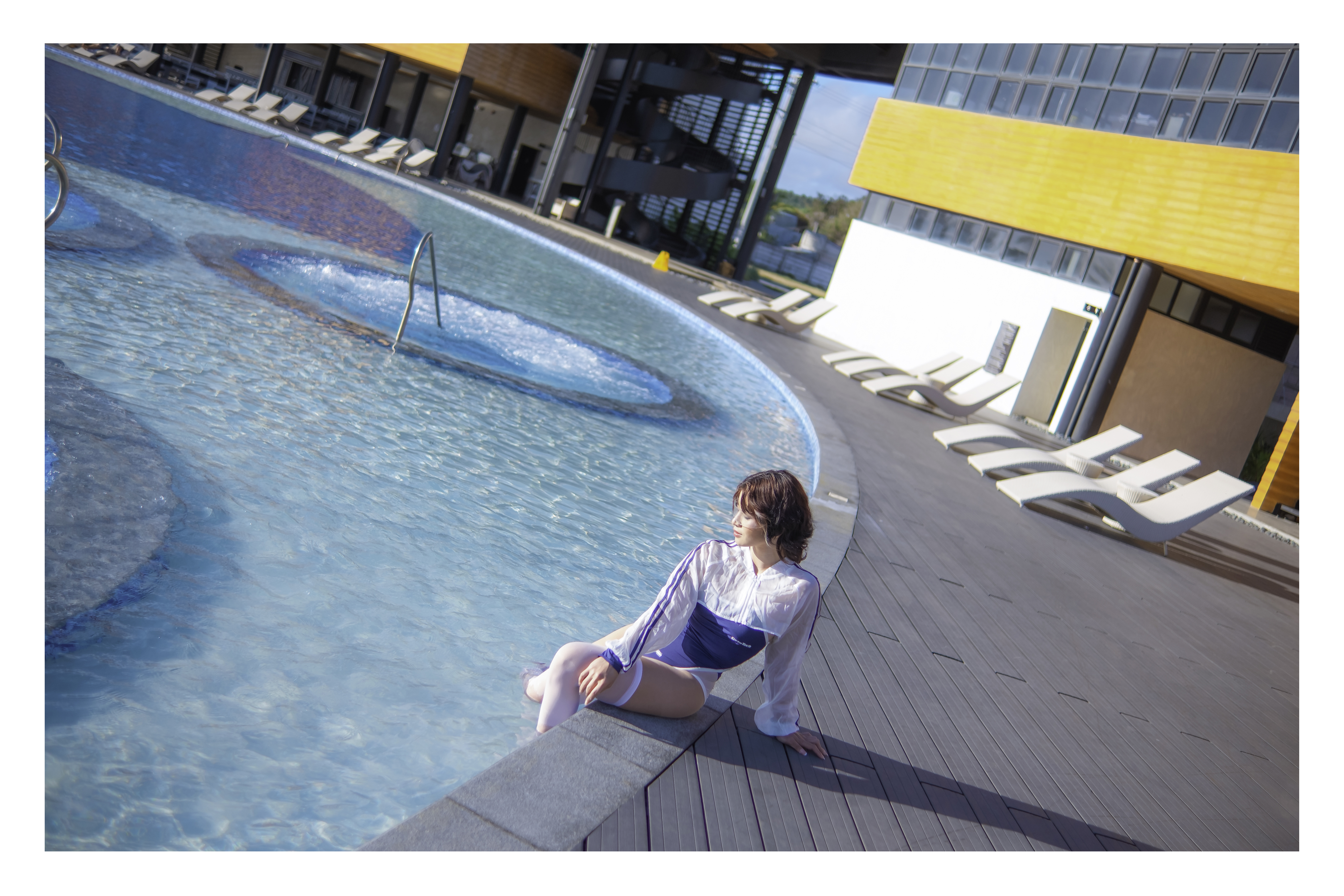 Poolside 3